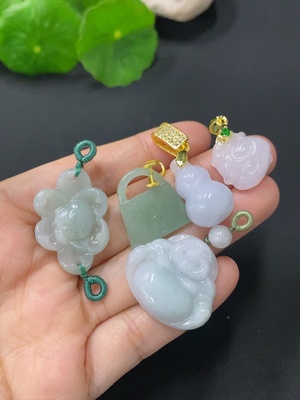 F30523894 Jadeite Pendant Sell as a Lot No Gold