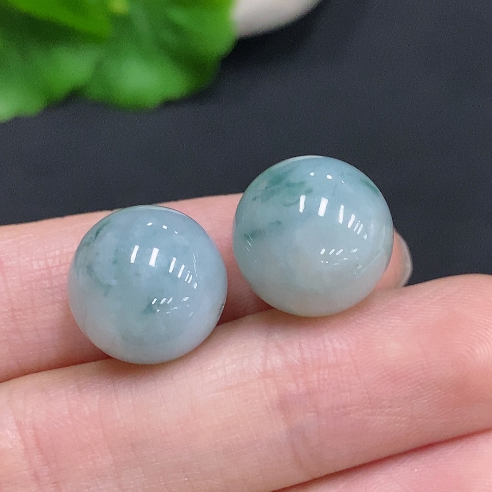 F33831279 Jadeite Beads Sell as a Lot