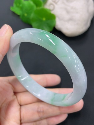 F41934735 翡翠正圈手镯 圈口58.8mm 货品总约重50.8g