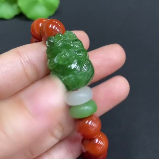 H32771453 Hetian Jade Wealth-Bringing Frog Bracelet (Matching chain not Hetian Jade, total weight approx. 47.1g)