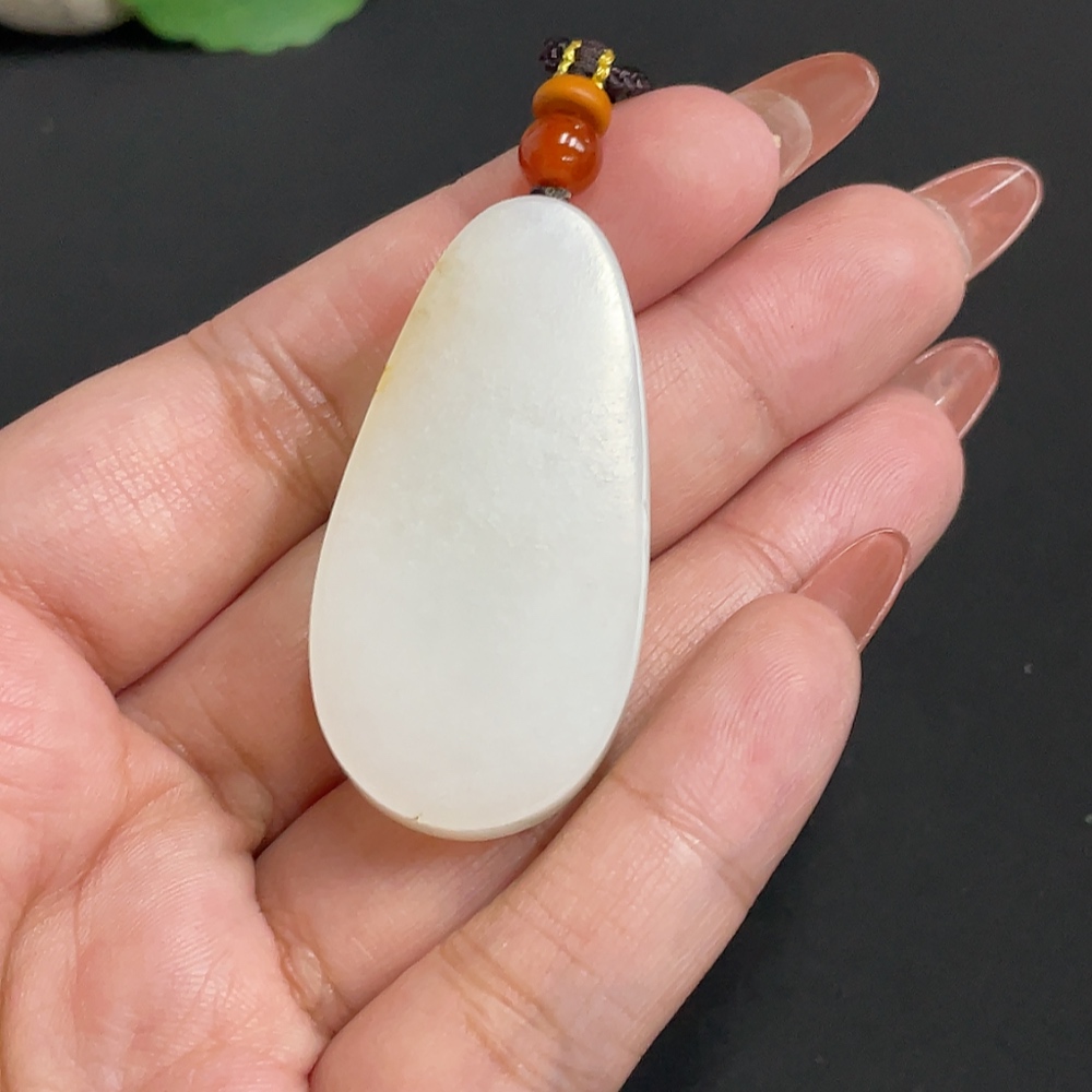 H35100009 Hetian Jade Pendant Avalokitesvara Total Weight Approx. [with rope] 27.9g Undetermined Skin Color Formation