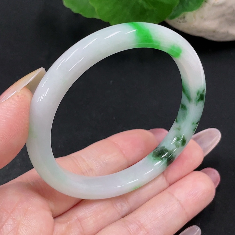 F34033384 Jadeite round bracelet, size 54.2, total weight approximately 32.3g