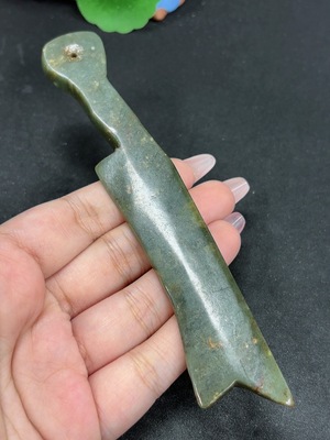 H46587981 和田玉挂件  货品总重约52g 皮色成因未定 含其他矿物成分