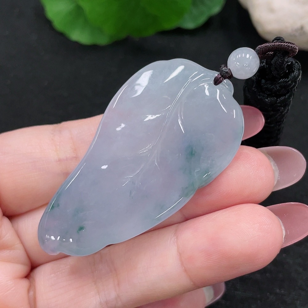 F32809328 Jadeite Leaf Pendant Total Weight Approx. 25.8g (including rope weight)