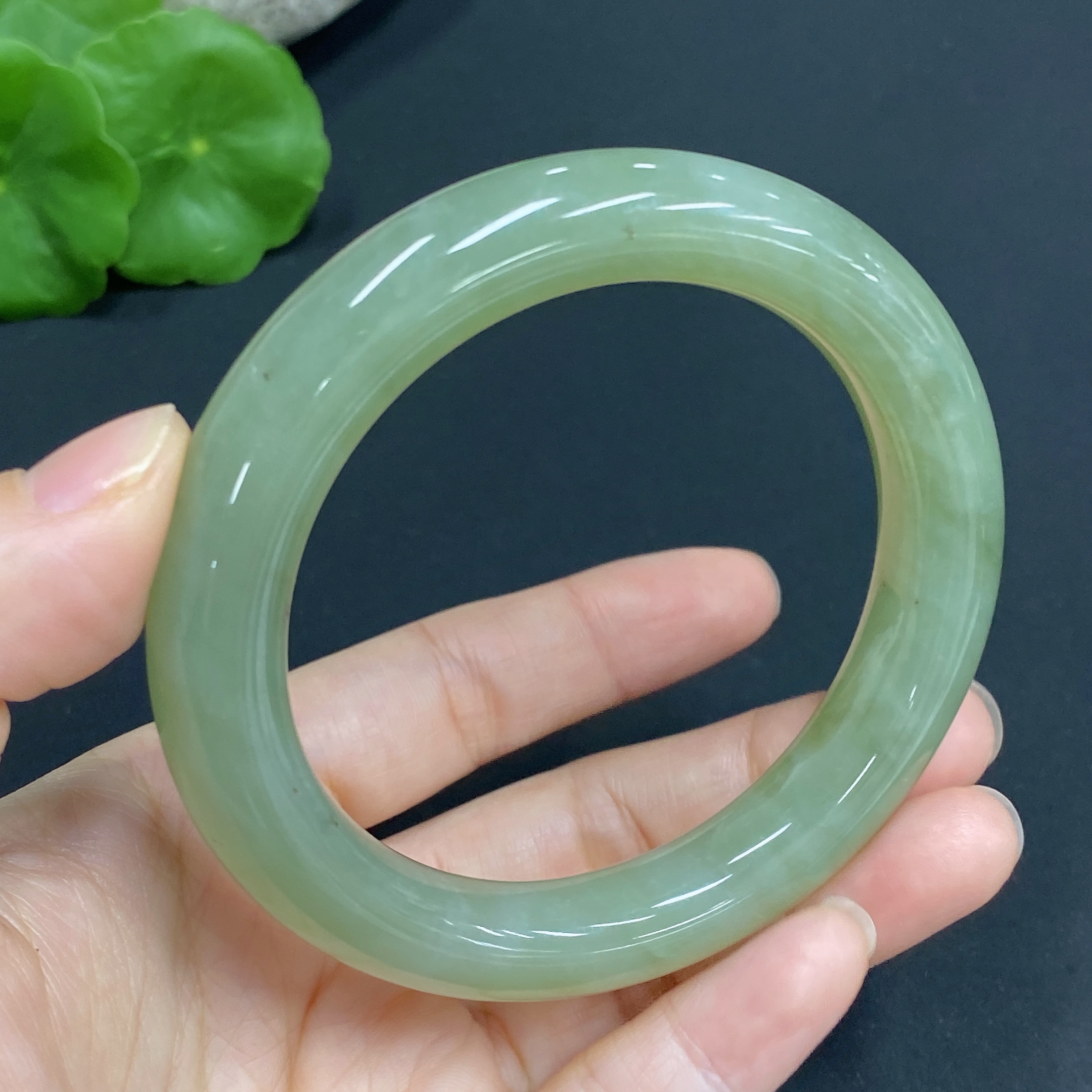 H27060312 Hetian Jade Round Bracelet Size 56.2 Total Weight Approx. 57.9g