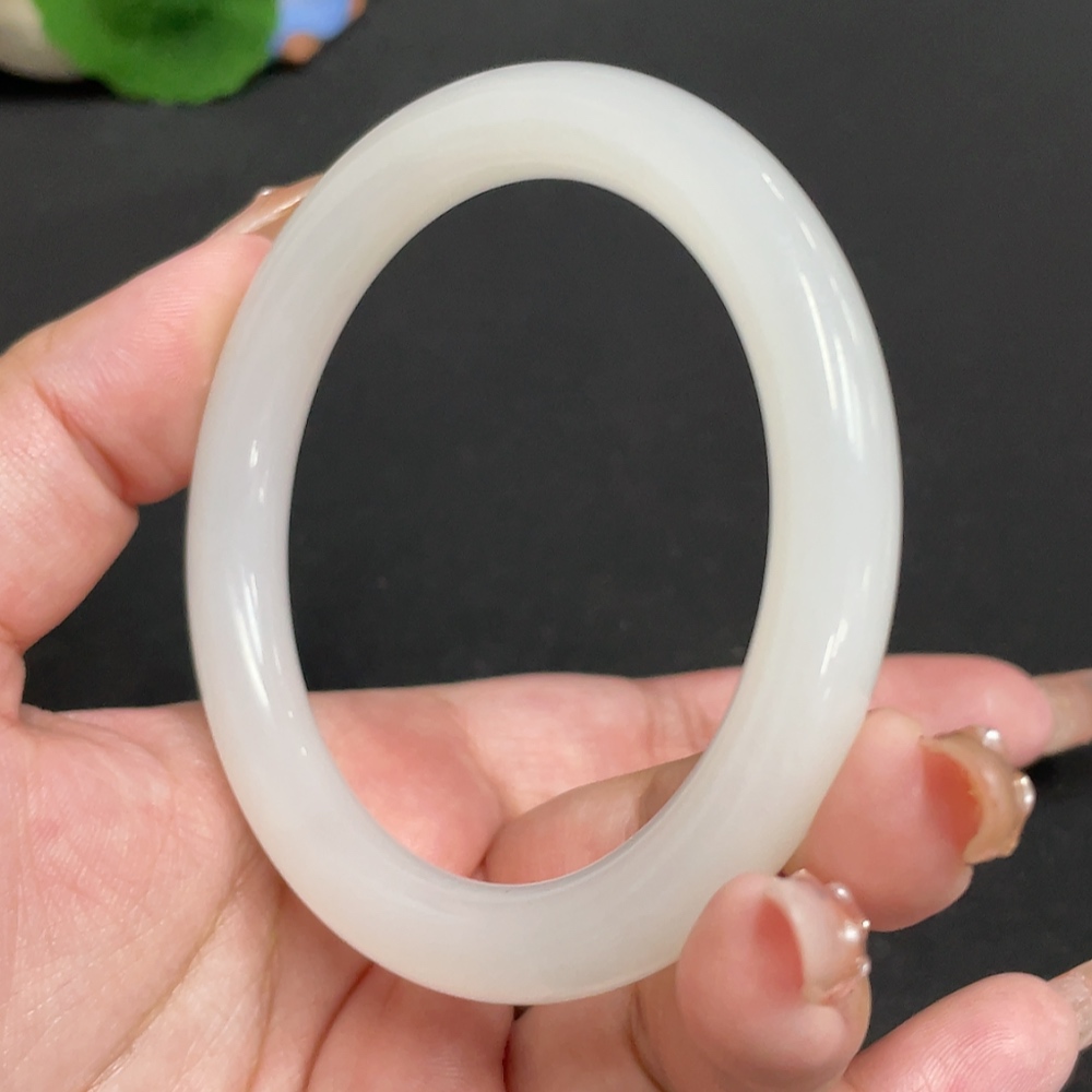 H32782192 Hetian Jade Round Bangle Size 59.2 Total Weight Approx. 42.8g