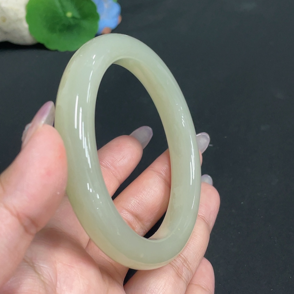 H33932295 Hetian Jade Round Bracelet Size 61.4 Total Weight Approx. 62.3g