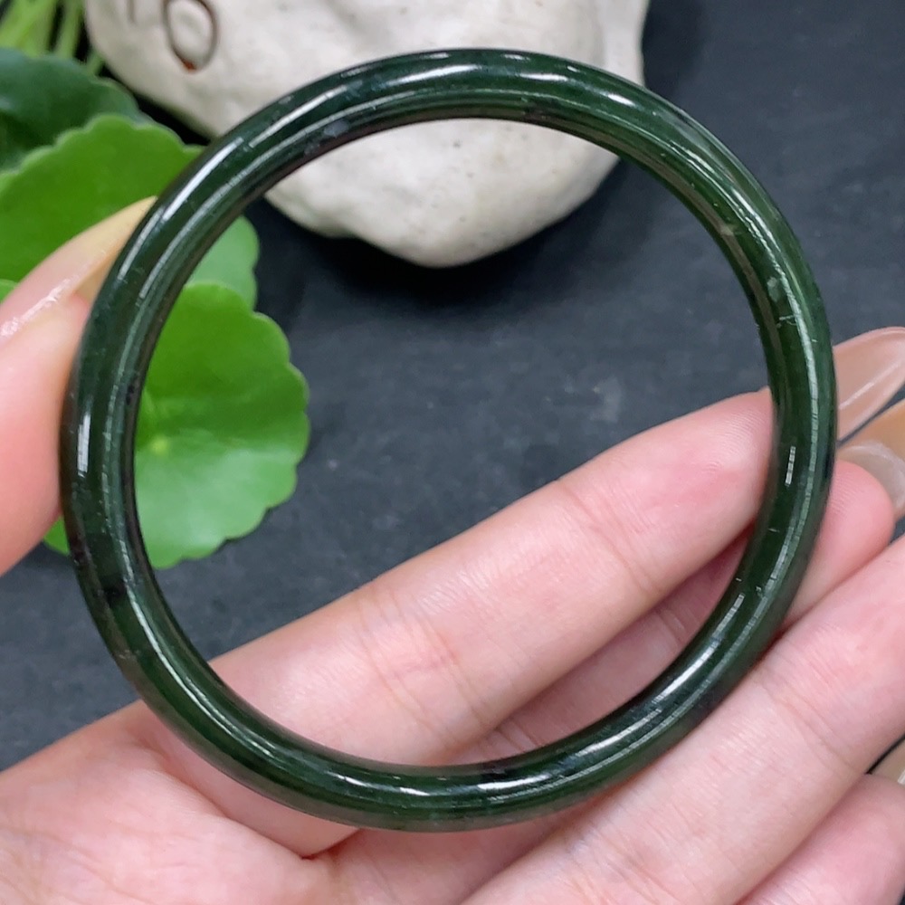 H32751682 Hetian Jade Round Bangle Size 59 Total Weight about 17.4g