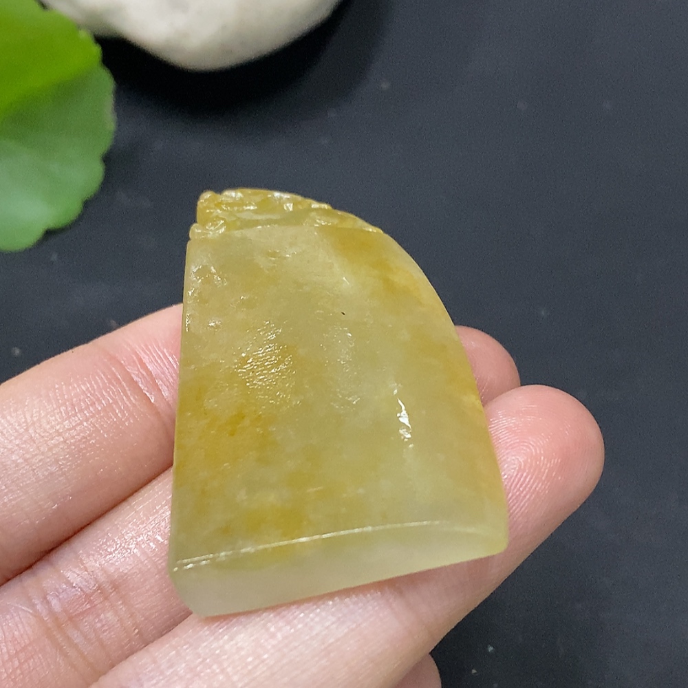 F28248905 Jadeite Pendant Total Weight Approx. 21.2g Unpolished Color Origin Undetermined