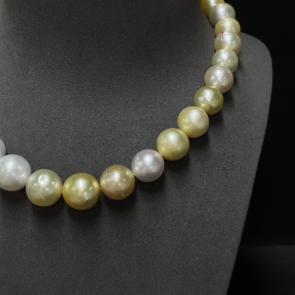 C31577859 Seawater Pearl Necklace Color Origin Undetermined Non-Gold Total Weight Approximately 112.71g Size About 12.2-15.3mm