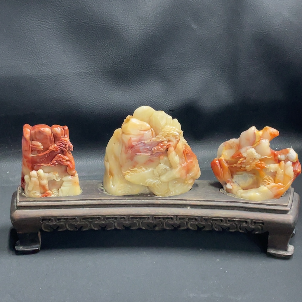 H28274369 Shoushan Stone Ornament - Gathering Under the Pine Tree