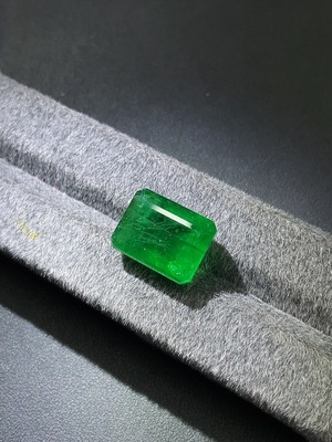 C18048386 Emerald Rough Stone Total Approximately 16.96 Carats Clarity Enhanced