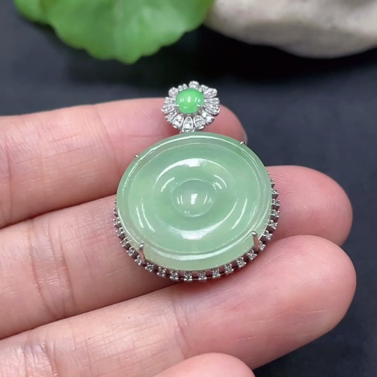F16826320 Jadeite Blessing Shell Pendant 18K Gold Inlaid Total Weight Approx. 6.45g