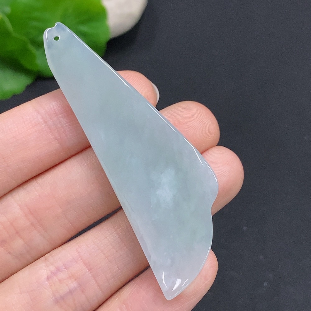 F32757124 Jadeite Freeform Pendant (Total Weight Approx. 13.1g)