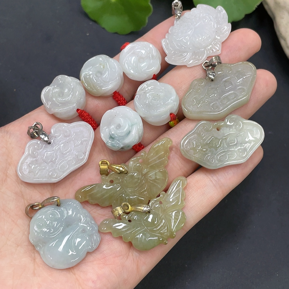 F16762352 Jadeite Pendant Non-Gold One Hand 12 Pieces