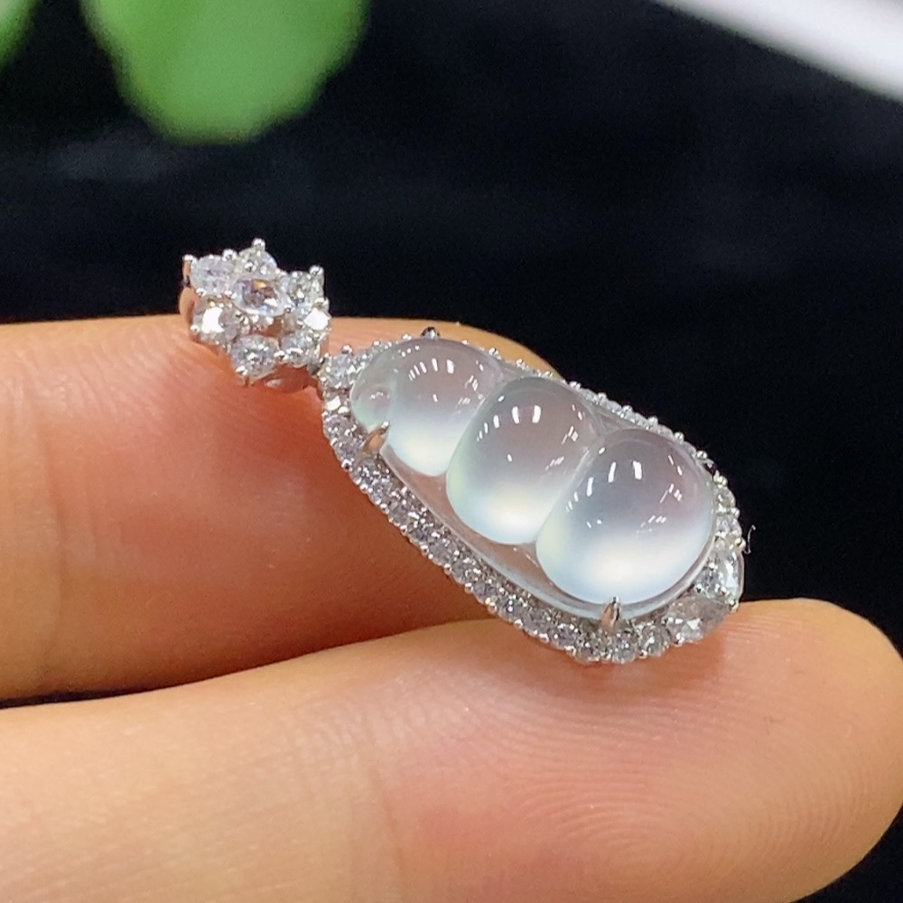 F34974227 Jadeite Auspicious Bean Pendant Set in 18k Gold with Diamond Accents, Total Weight Approximately 2.3g