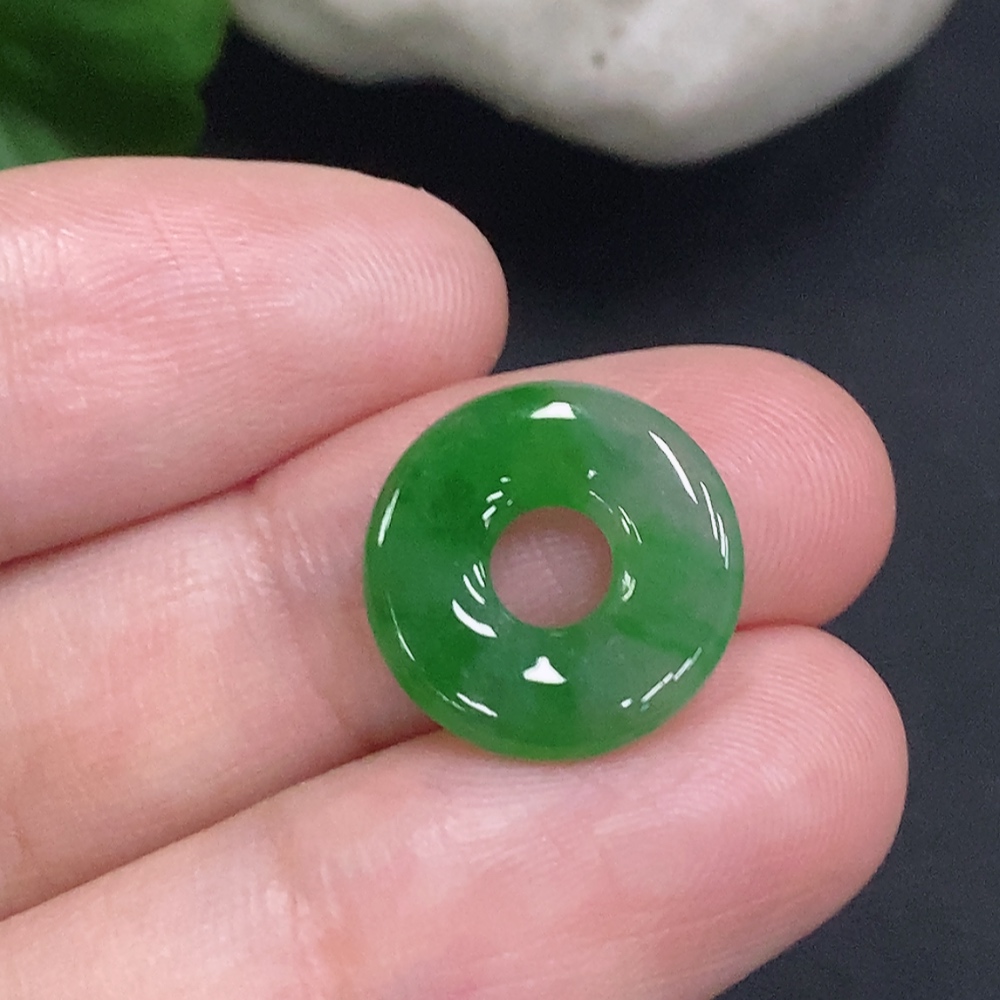 F34023783 Jadeite Peace Button, Total Weight Approx. 0.9g