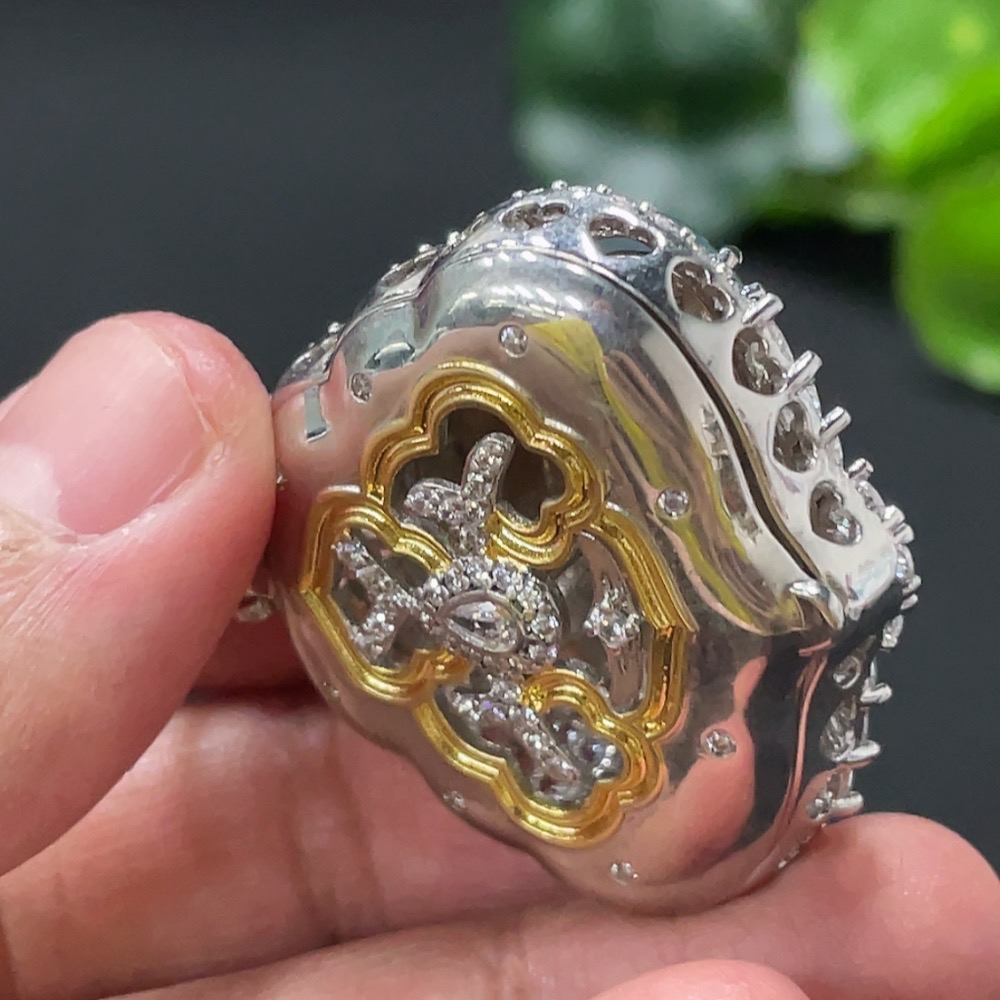 F29355641 Jadeite Buddha Inlaid Pendant Non-Gold Inlaid Total Weight About 20.2g