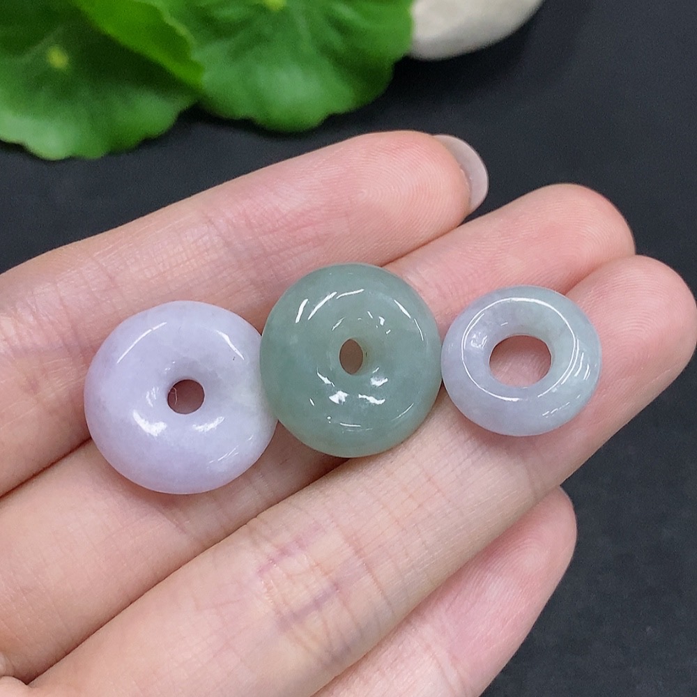 F34002927 Jadeite Pendants Sell as a Lot