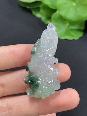 F46519434 翡翠白菜挂件 货品总重约15.83g