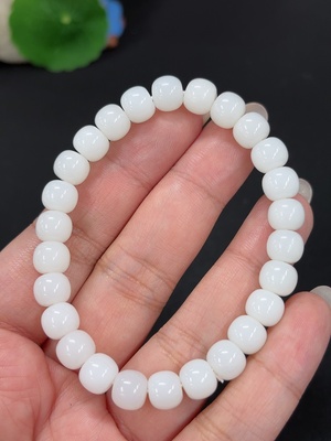 H43140941 和田玉手串     卡7.8mm左右     货品总重约20g