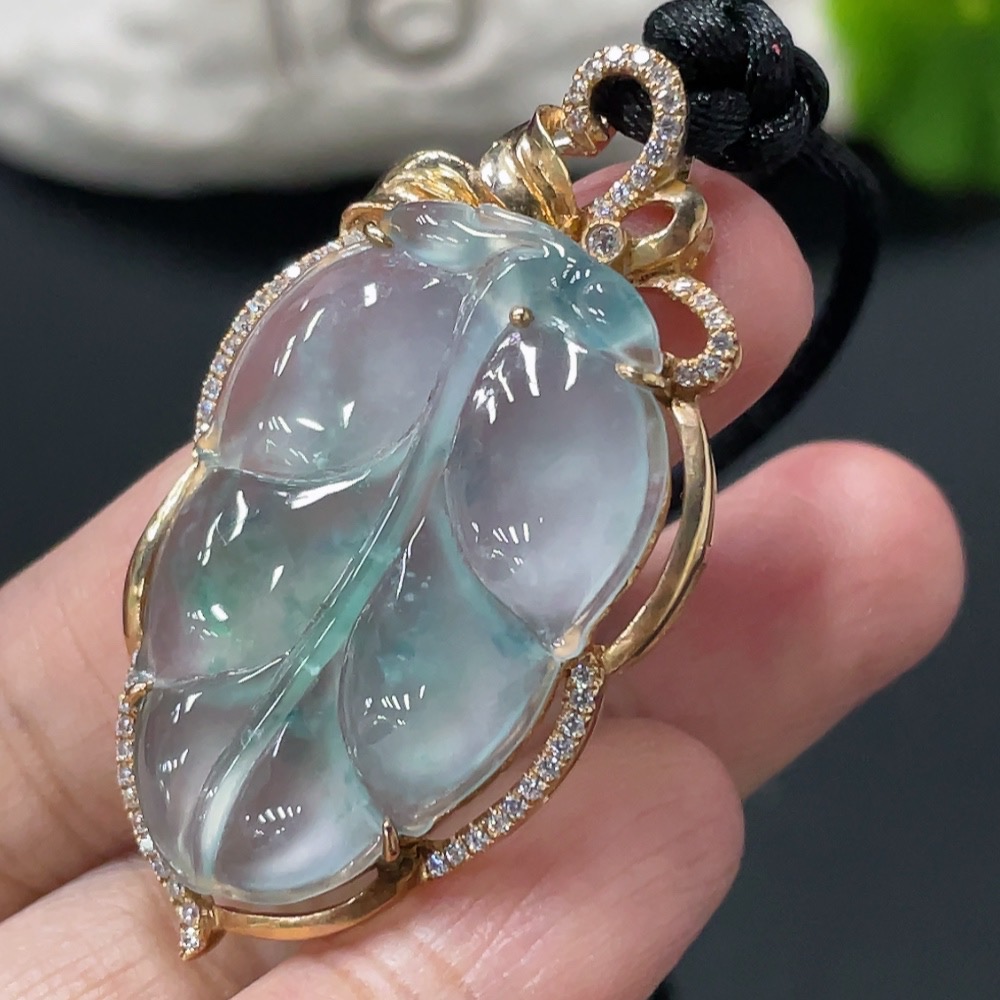 F28229329 Jadeite Leaf Inlay Pendant Main Inlay Au Approx. 73% Non-Diamond Total Weight Approx. 10.1g
