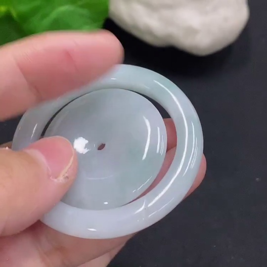 F32801123 Jadeite Mother-Child Button Pendant