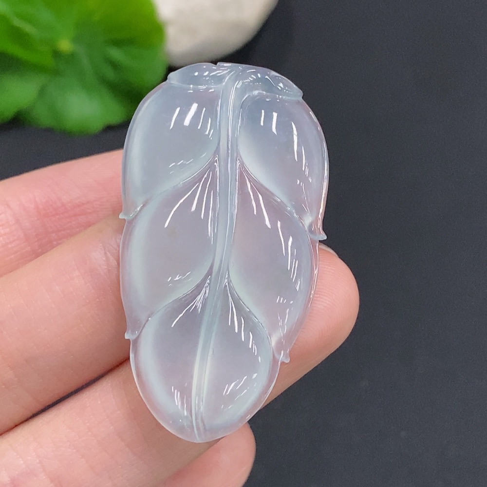 F35160619 Jadeite Leaf Pendant Total Weight Approx. 10g