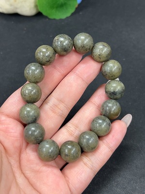 H41898848 和田玉手串 卡13.7  mm左右 货品总重约61.5g