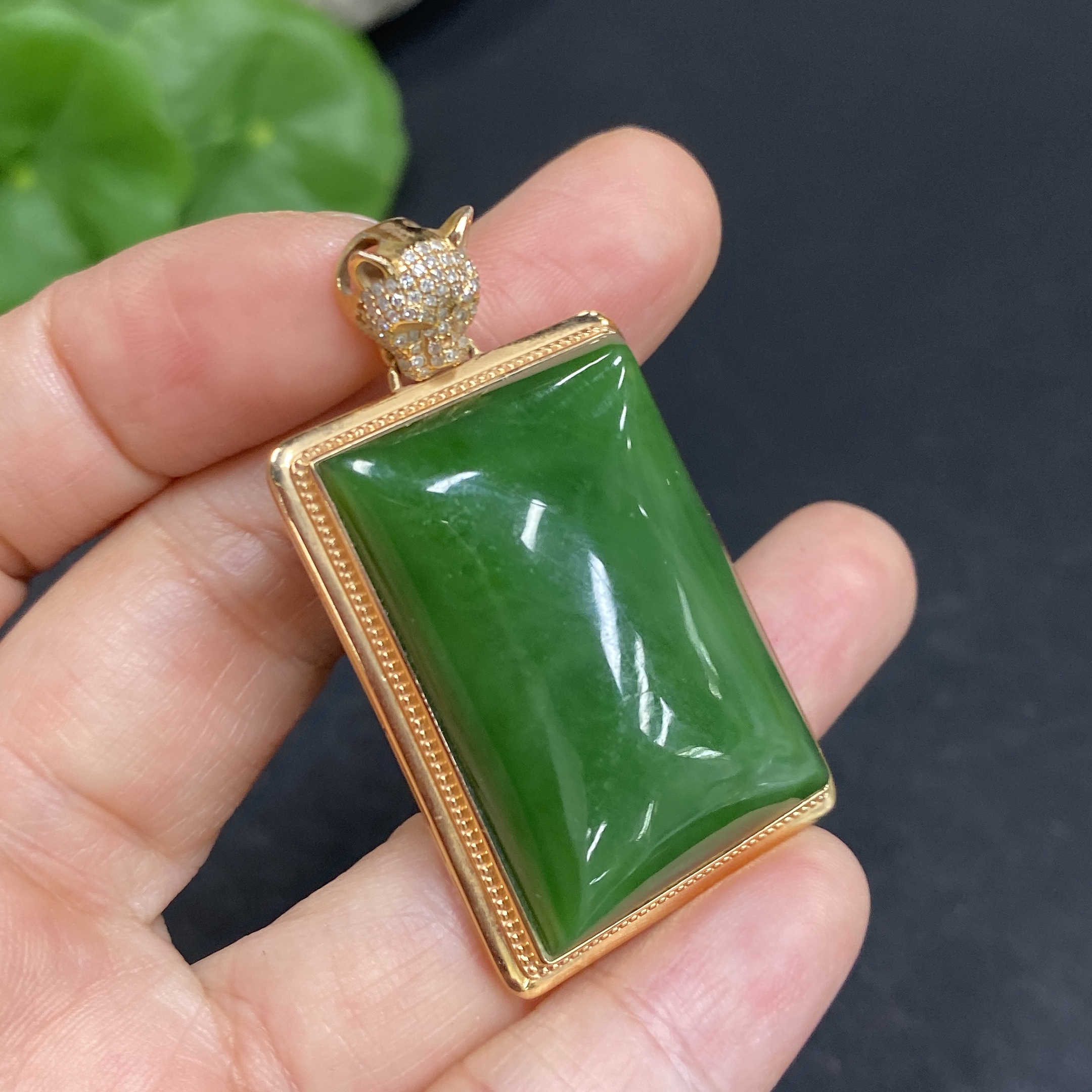 H32814224 Hetian Jade Inlaid Plain Pendant with 18K Gold and Diamonds, Total Weight Approx. 15.3g
