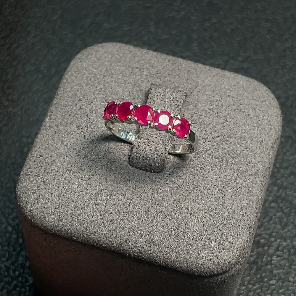 C33870879 Ruby Ring, 72% Gold Content, Total Weight Approx. 1.47g, Size 14