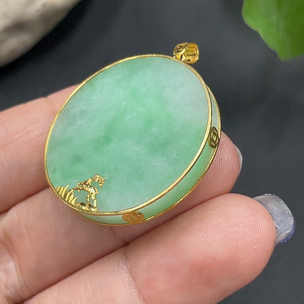 F16706248 Jadeite inlaid pendant 18K gold total weight about 7.3g