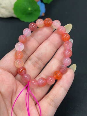 H42979212 盐源玛瑙手串 卡8.4mm左右 仅红色 货品总重约18.5g