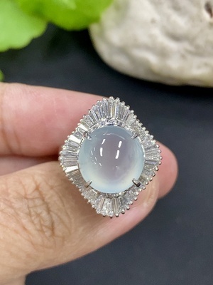 F46598838 翡翠镶嵌戒指 Pt86% 配镶钻石  货品总重约10.8g  圈口13