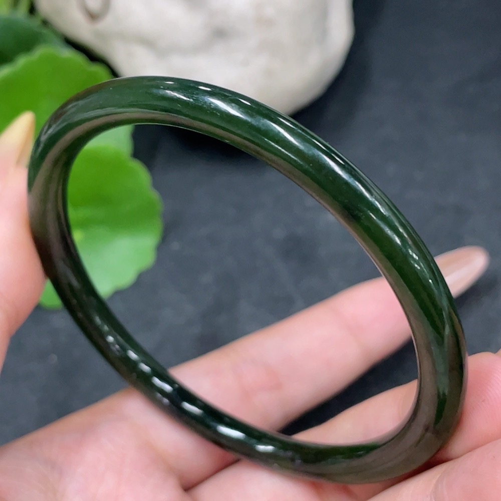 H32751682 Hetian Jade Round Bangle Size 59 Total Weight about 17.4g