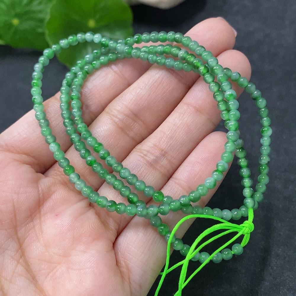 F34976428 Jadeite bead necklace, approx. 3mm, total weight about 7.87g