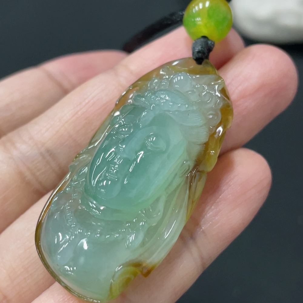 F29386644 Jadeite Guanyin Pendant, Total Weight Approx. 20g, Color Origin Undetermined, Beads Non-Grade A