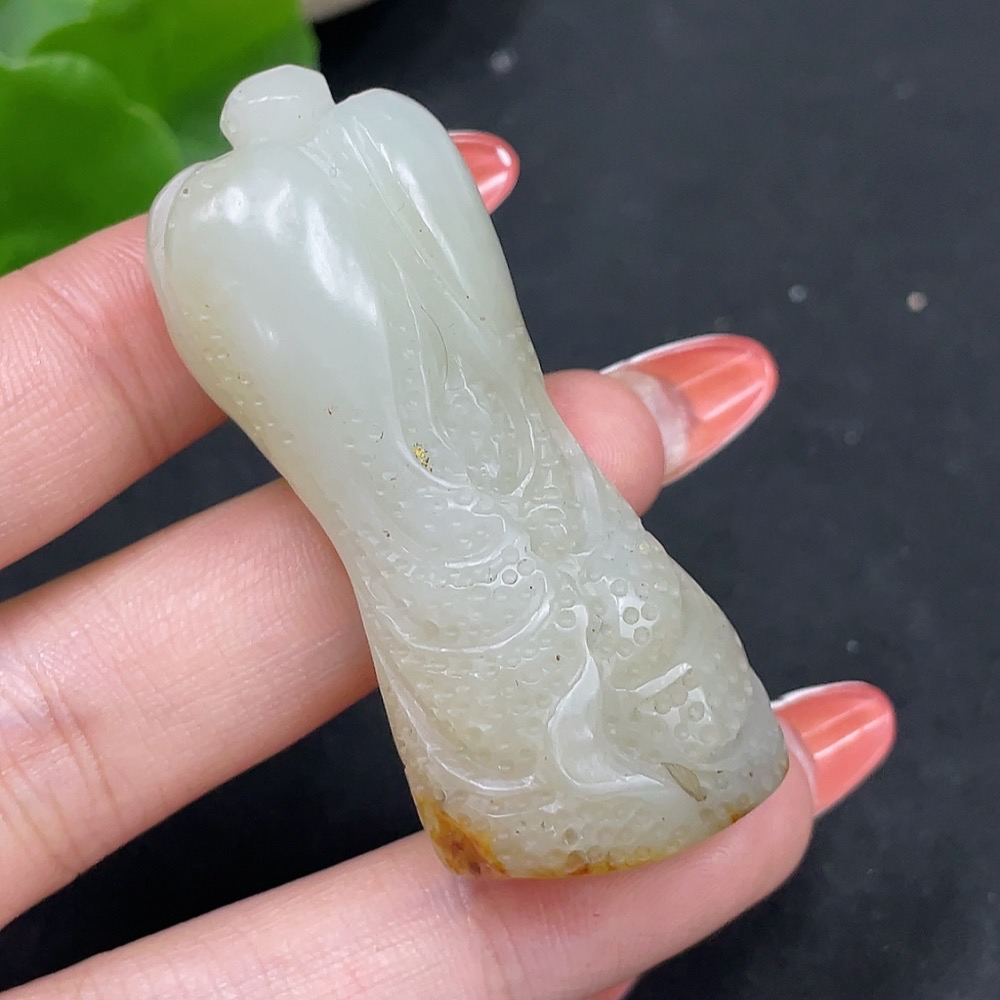 H34063482 Hetian Jade Pendant Chinese Cabbage Undetermined Skin Color Formation Total Weight Approximately 31.8g