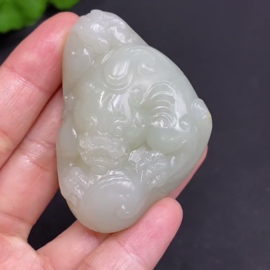 H29406001 Hetian Jade Pendant, Auspicious Beast, Total Weight Approx. 55.7g, Undetermined Skin Color Origin, Collection Card
