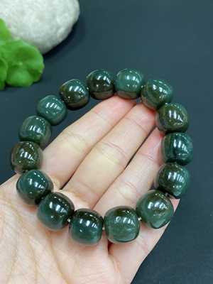 H27084765 Hetian Jade Bracelet   Approx. 13.8mm   Total Weight Approx. 69.8g