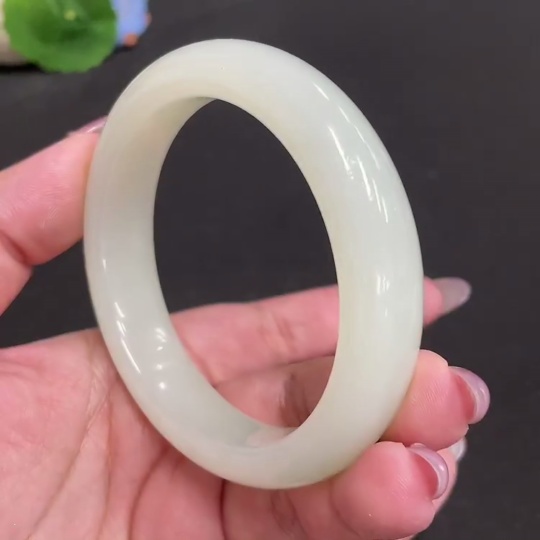 H33864185 Hetian Jade Round Bracelet Size 59.4 Total Weight Approx. 67.8g