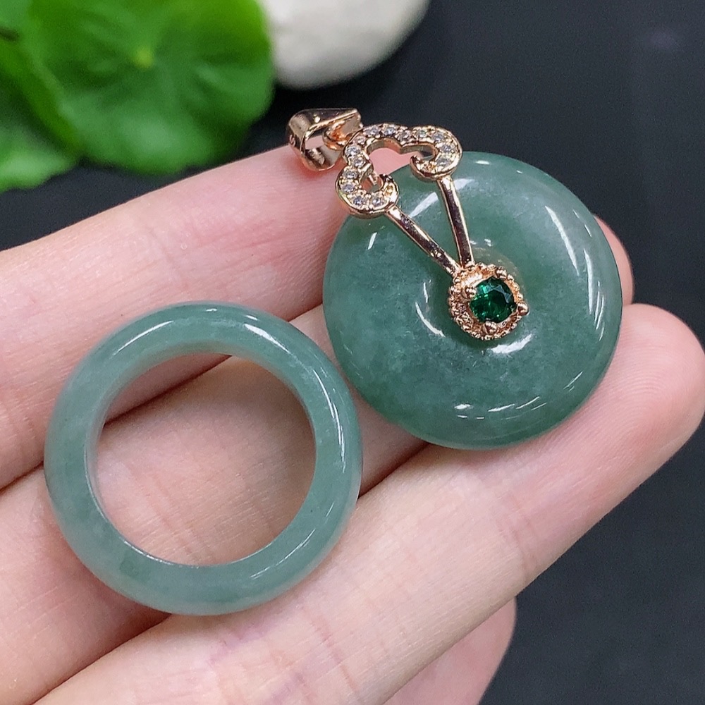 F30457151 JadeitePendant + Ring Size 14 Non-Gold Inlaid