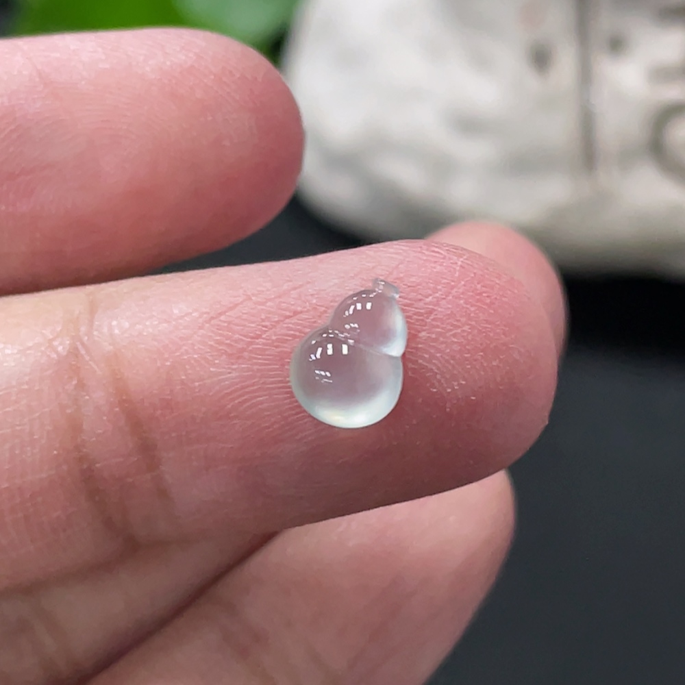 F35146713 Jadeite gourd inlaid piece, total weight about 0.2g