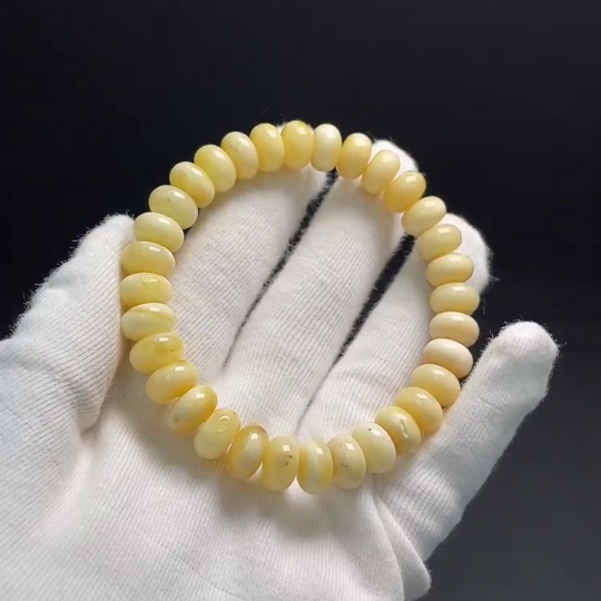 C27133554 Amber Beeswax Bracelet, Approx. 10mm Beads, Total Weight Approx. 12.20g