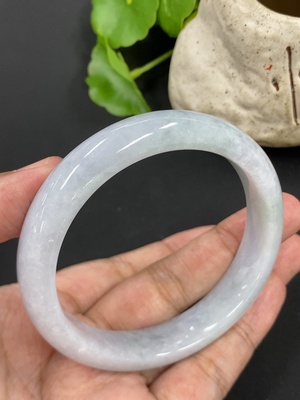 F46596563 翡翠正圈手镯 货品总重约47.99g 55.1圈口