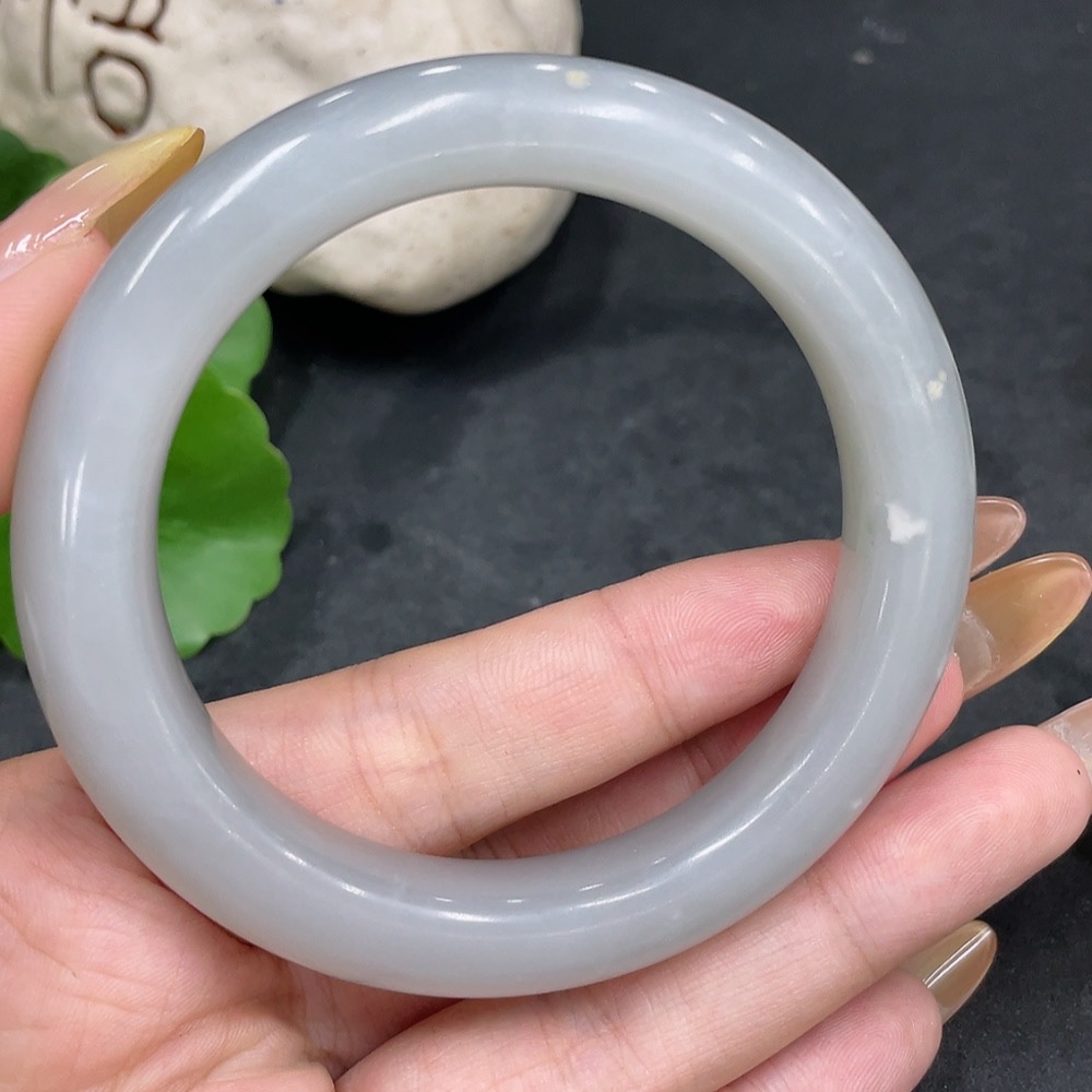 H32796591 Hetian Jade Round Bracelet Size 55.6 Total Weight Approx. 54.3g