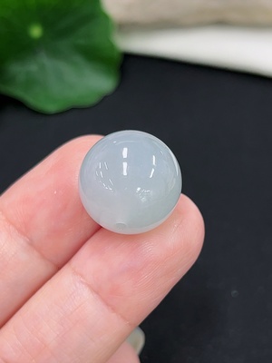 F41942473 翡翠珠子 卡15.5mm左右 货品总重约6.48g