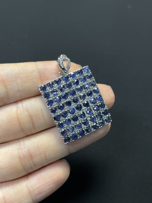 C46535761 蓝宝石挂件 非金 颜色成因未定 货品总重约5.21g