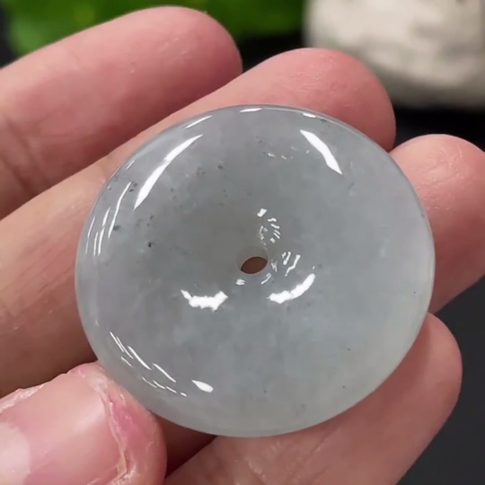 F31668657 Jadeite Peace Knot Pendant Total Weight: Approx.12.4g