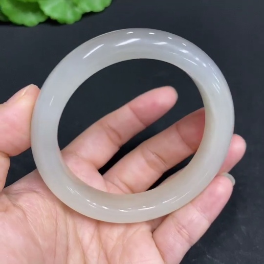 H33878908 Hetian Jade Round Bracelet Size 56.3 Total Weight Approx. 57.1g